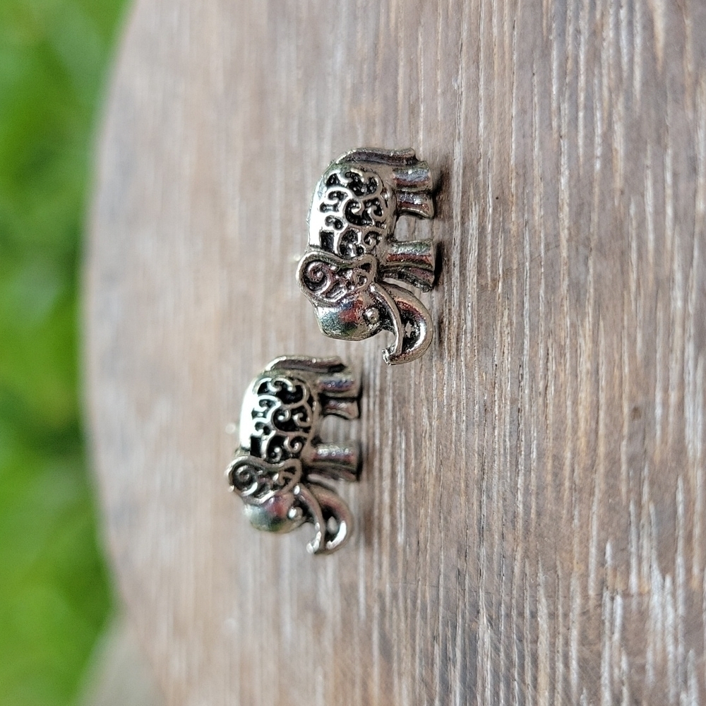 Scrolled Elephant Stud Earrings, unisex - Picture 4 of 7